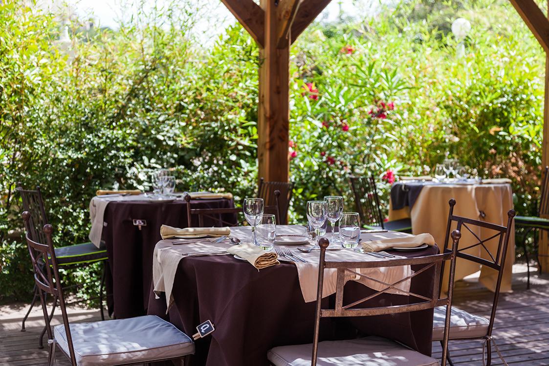 Hotel Logis le Relais Sarrasin à Vezenobres Extérieur photo