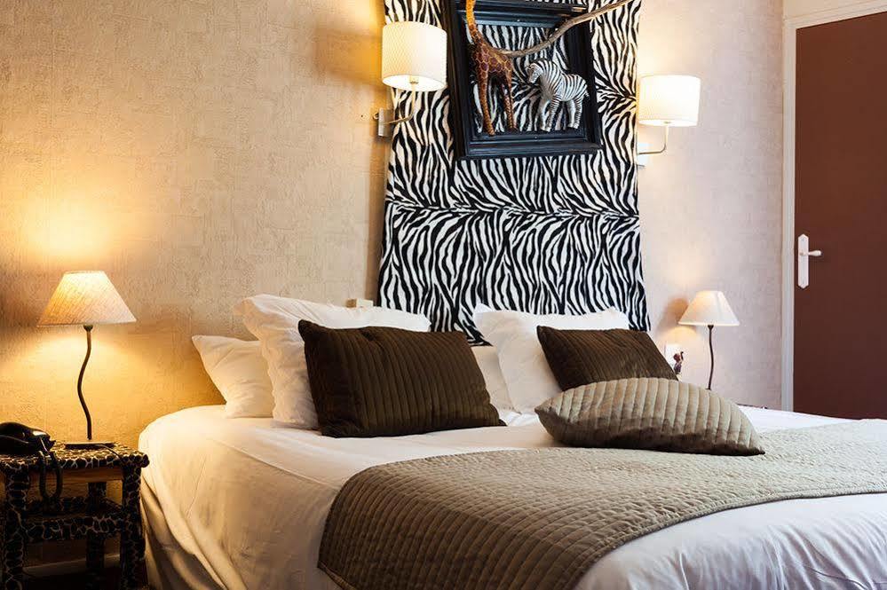 Hotel Logis le Relais Sarrasin à Vezenobres Extérieur photo