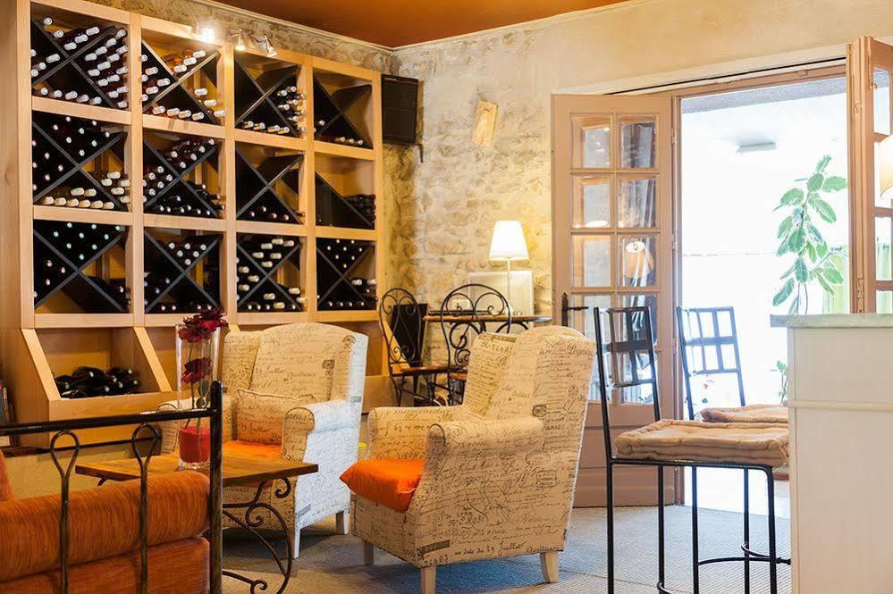 Hotel Logis le Relais Sarrasin à Vezenobres Extérieur photo